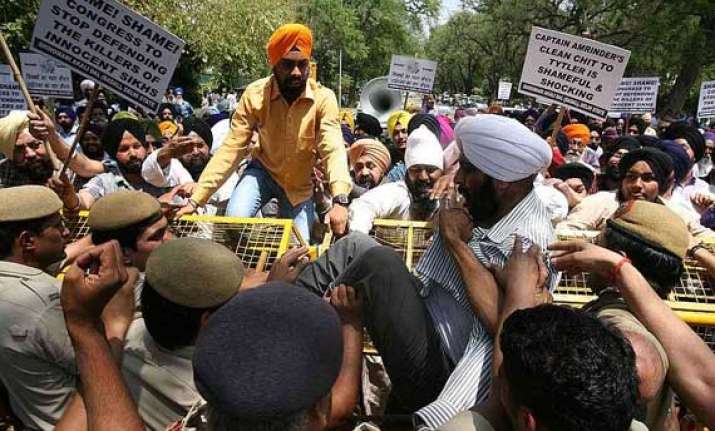 1984 riots amarinder jaitley spar over tytler issue