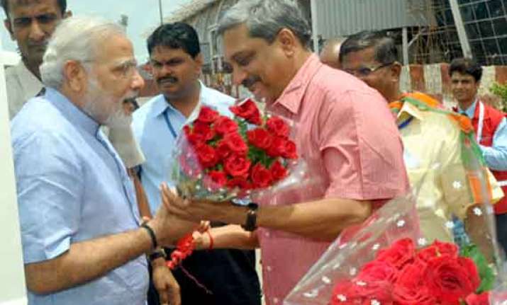 aap appreciates narendra modi s stand on mining in goa