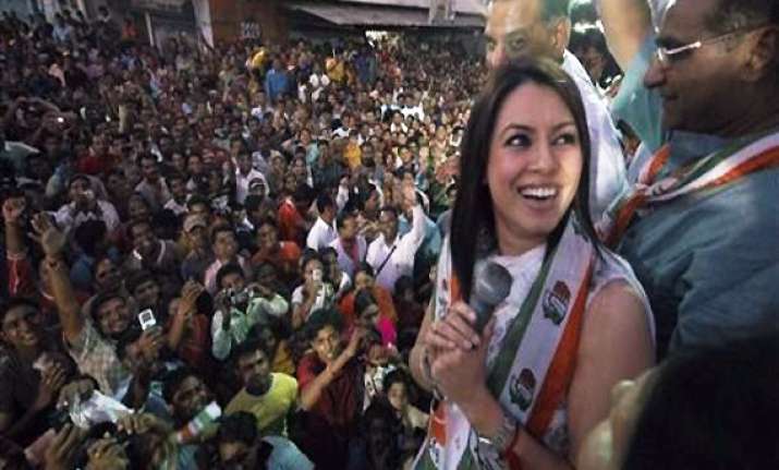 actor mahima chowdhary campaigns for congress