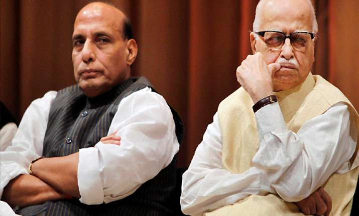 advani bjp must join hands with other parties to defeat