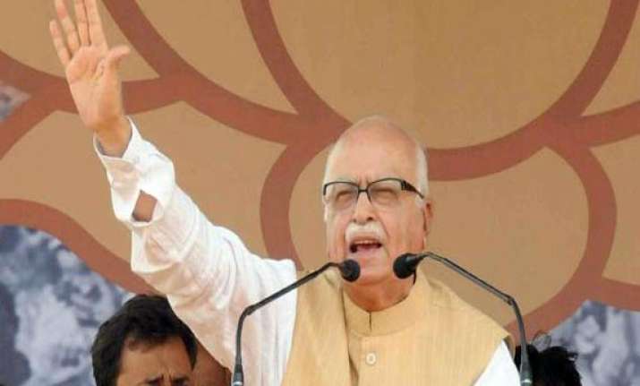 advani compares bengal with gujarat