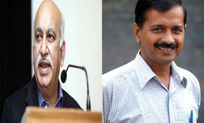 akbar questions kejriwal s aap ticket to ex bureaucrat