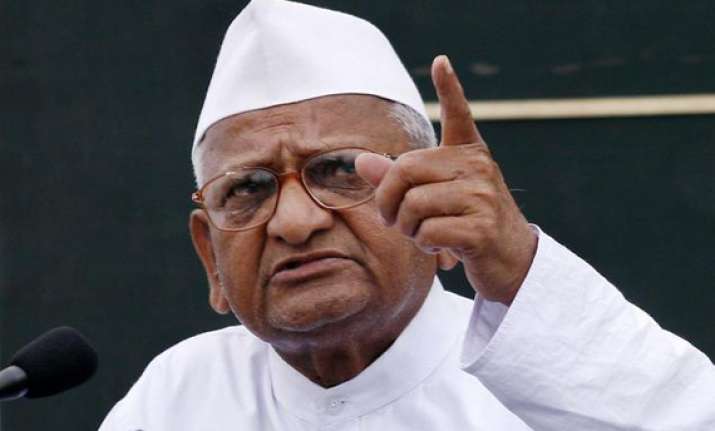 anna hazare threatens to sit on indefinite fast again