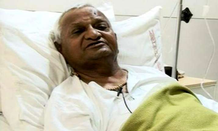 anna hazare stable in icu say doctors