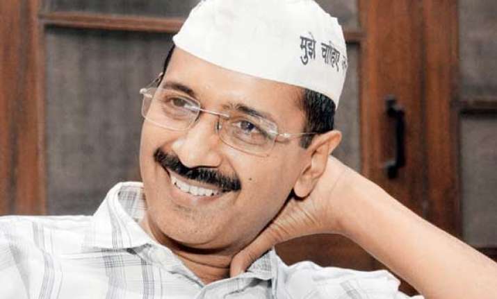 arvind kejriwal returns to his kaushambi residence