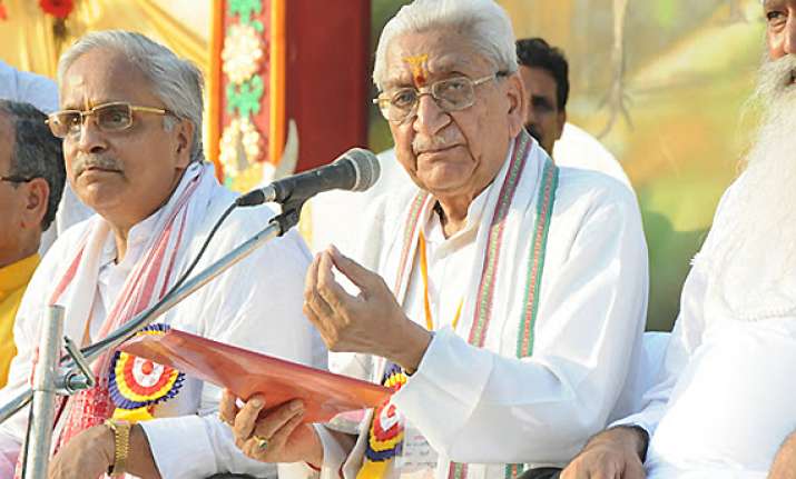 ashok singhal replaced as vhp president