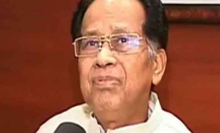 assam cm gogoi accepts congress defeat to resign