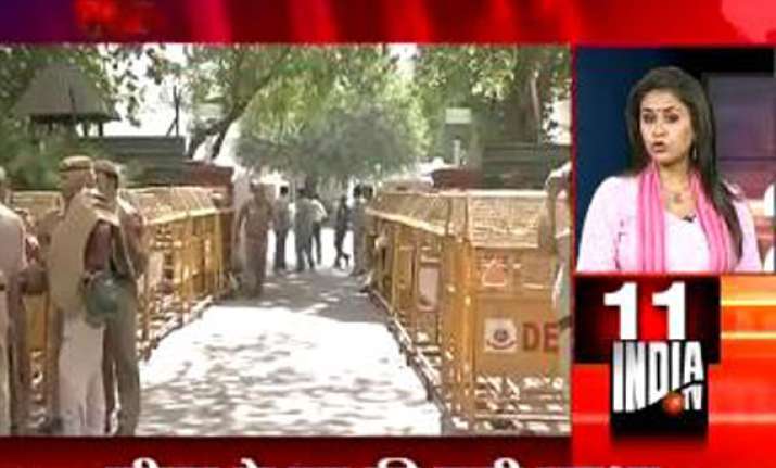 bjp protests near sheila dikshit s residence