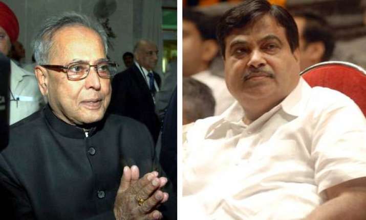 bjp spurns pranab s request on lok pal bill