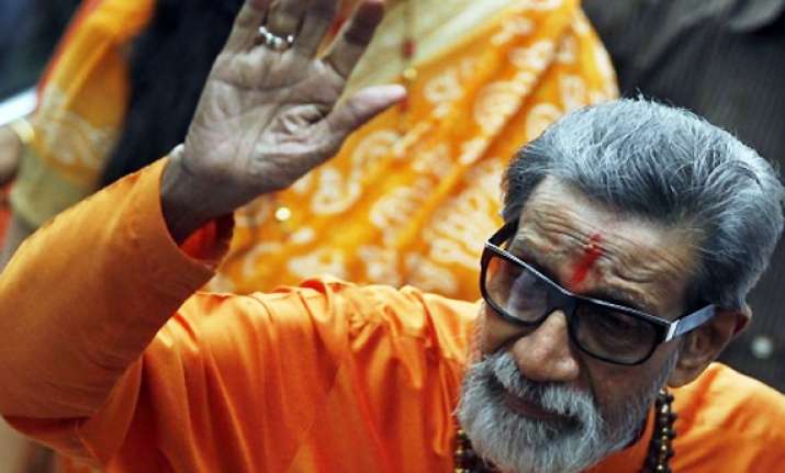 bal thackeray describes maha cm as inept