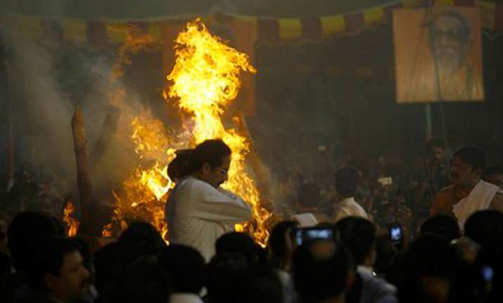 bal thackeray memorial shiv sena threatens not to obey even