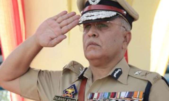 brave kashmiri police officer former igp farooq khan joins