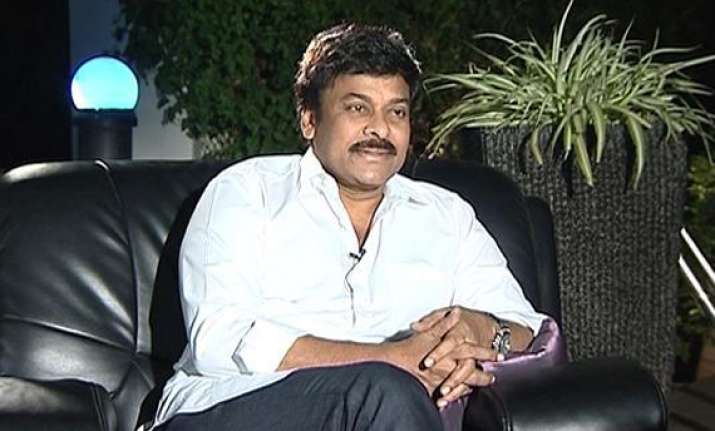 chiranjeevi served notice by ec for making objectionable