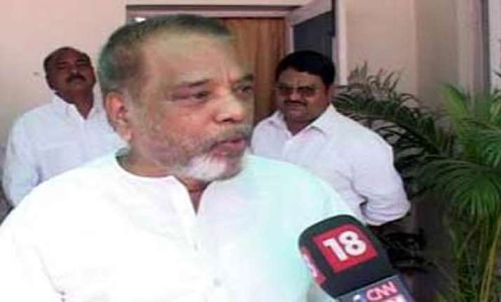cong telangana mps stay away from parliament