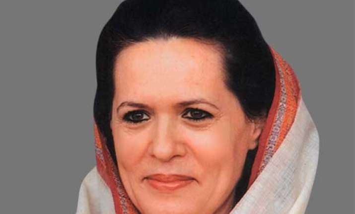 2 congress mlas meet sonia gandhi to discuss delhi assembly
