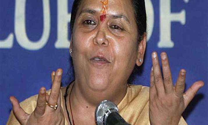 congress releases 3 yr old clip of uma bharti slamming modi