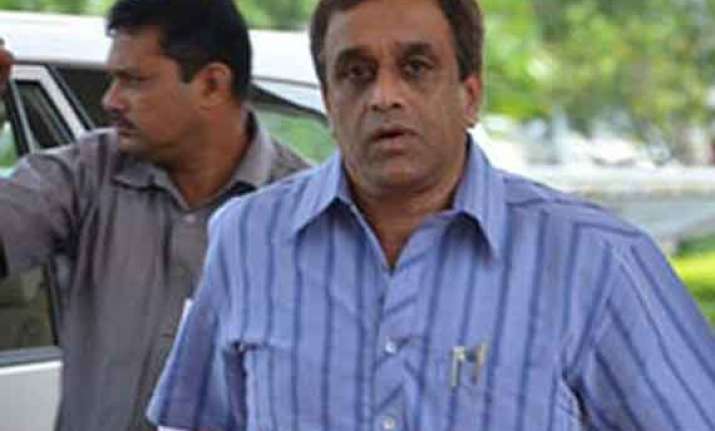 congress to present mini skirt to goa minister