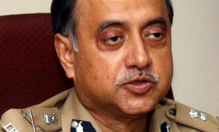 congress distances from sack police commssioner demand