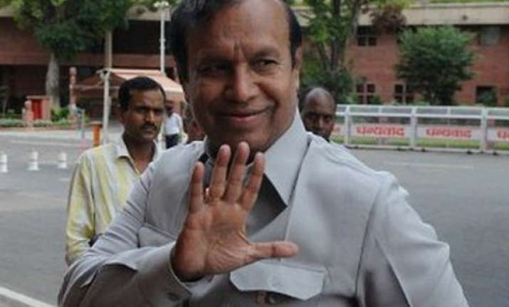 dmk mps to protest in front of parliament on august 8