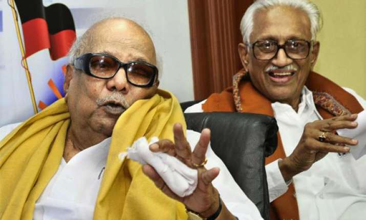 dmk to vote in favour of fdi