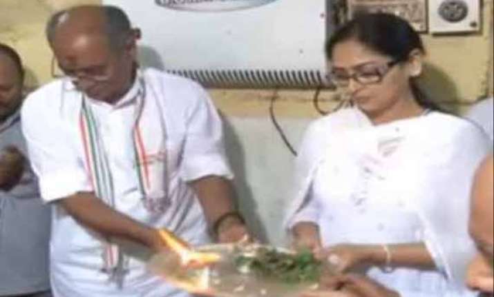 digvijaya singh amrita rai jokes flood social media