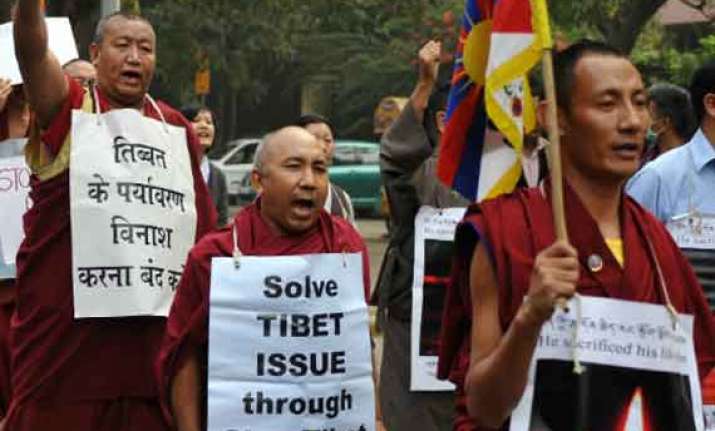 discuss tibet with chinese minister tibetan group to