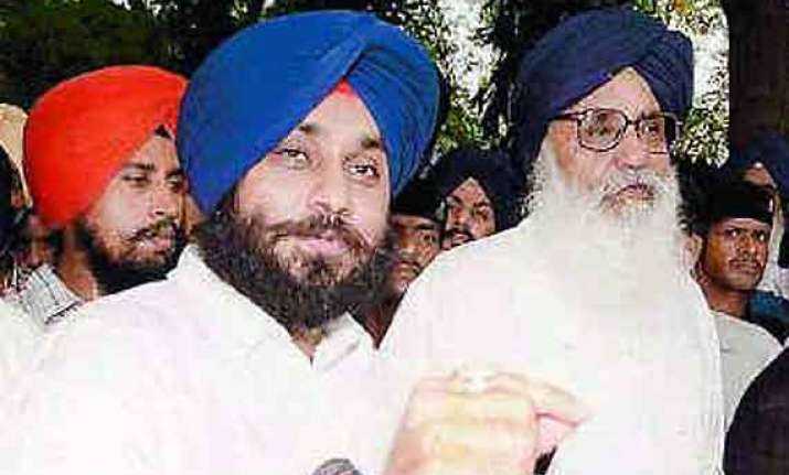 don t meddle in sikh affairs akali dal warns congress
