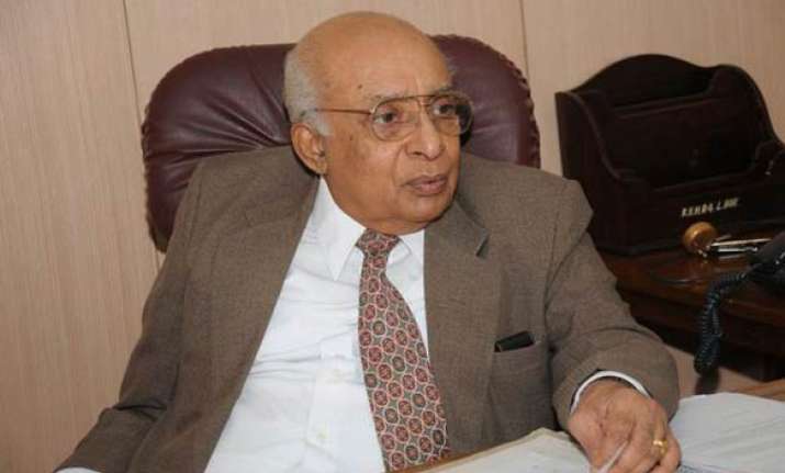 end smear campaign against rss says former sc judge thomas