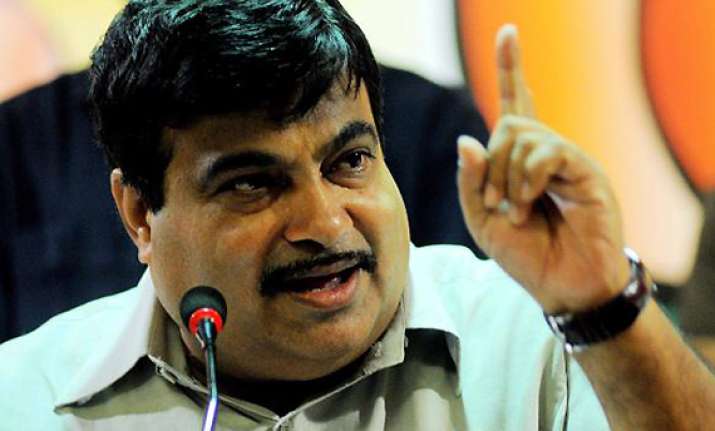 gadkari sides with jewellers writes to fm on excise rollback