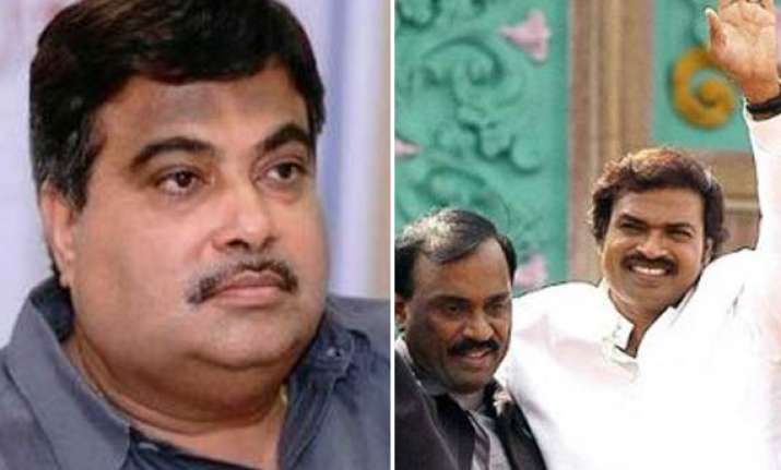 gadkari to take part in pooja at reddy brothers house