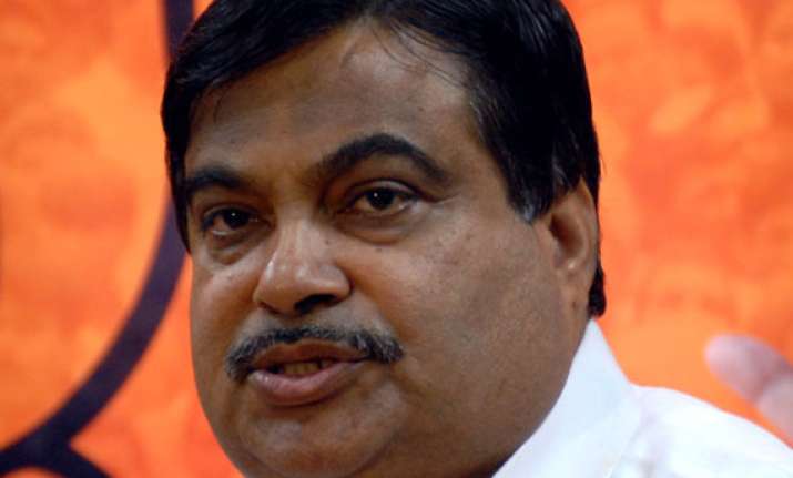 gadkari does some plain speaking about politics