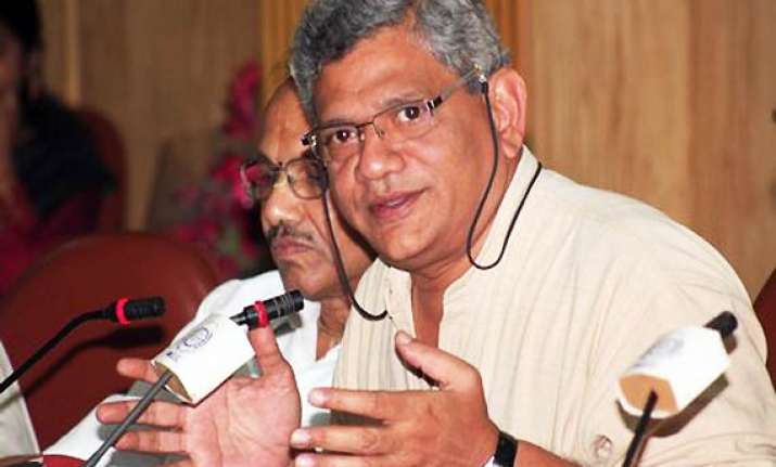 govt trying to derail debates on major issues left