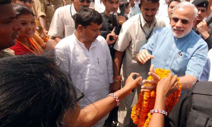 gujarat polls bjp fields 11 congress just 5 women in phase