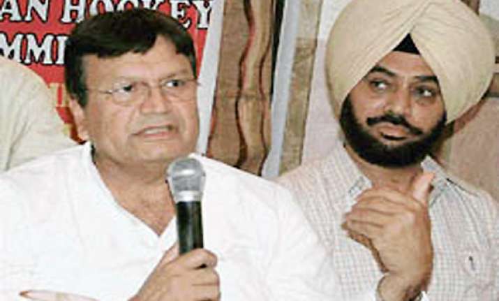 hockey olympian aslam sher khan starts new political outfit