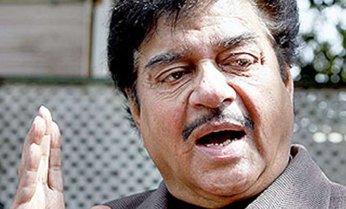 i like advani more than modi shatrughan