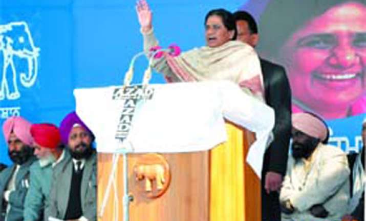 india needs a dalit daughter as pm mayawati tells punjab