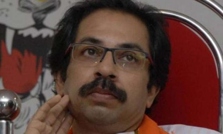 shiv sena praises narendra devendra combine but warns bjp
