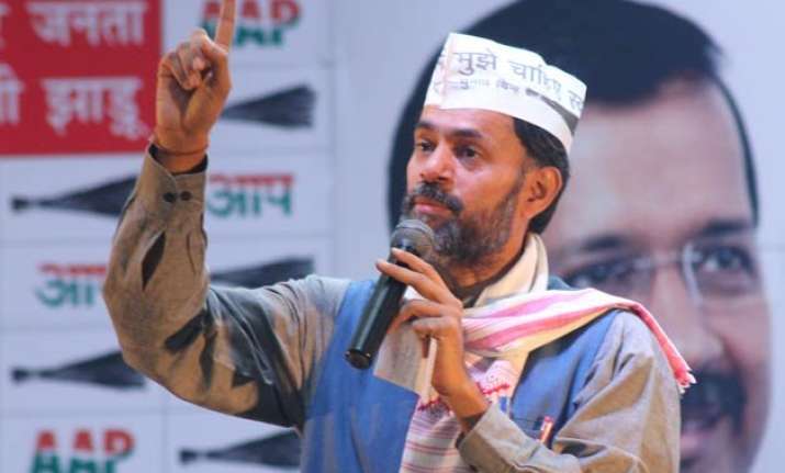 yogendra yadav planted stories against kejriwal during