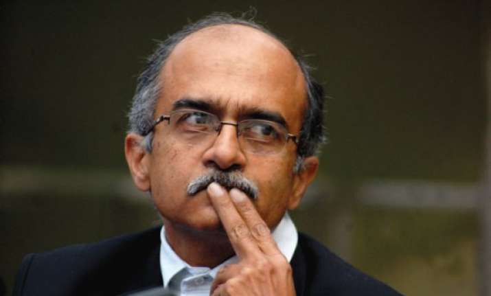 prashant bhushan welcomes stay order on delhi govt circular