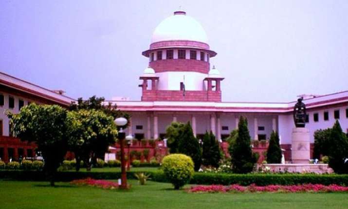 kejriwal vs centre sc issues notice to delhi govt on centre