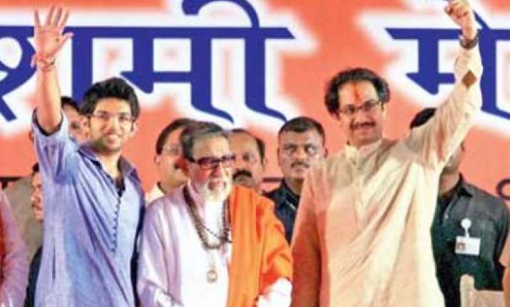 bal thackeray launches grandson in politics