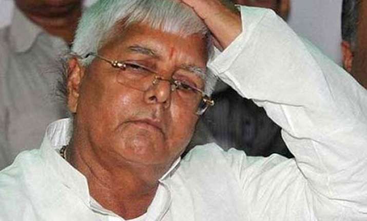 bjp questions invitation to lalu prasad in a govt function