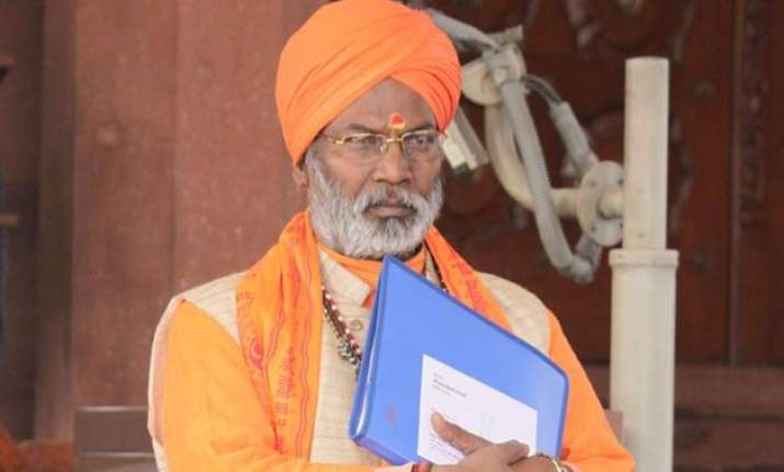 sakshi maharaj warns leaders change mindset or get beaten up