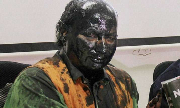 sudheendra kulkarni to visit pak for kasuri s book launch