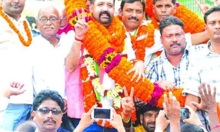 will allow raghuvar das govt six months time to deliver