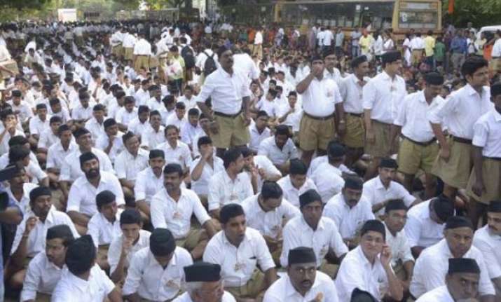 delhi polls rss mobilises cadre to ensure bjp s victory
