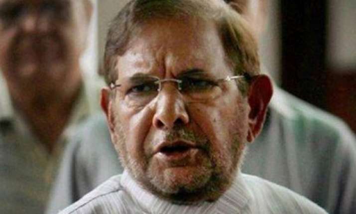 sharad yadav attends samajwadi party s national convention
