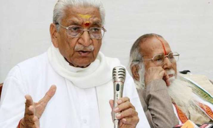 attack on rss create doubts on intentions of sonia vhp
