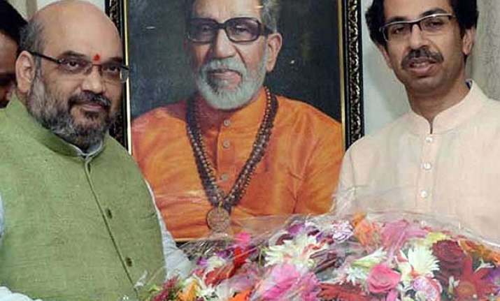 bjp advices shiv sena to change their perception of pakistan
