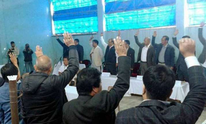 sc clears way for formation of new govt in arunachal pradesh